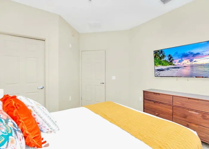 3Br Condo - Pool Hot Tub Sauna - Near Disney